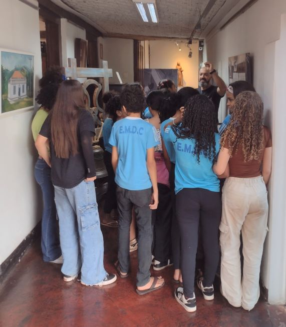 api-modulos/fotos/img/galeria_cat_culturais_490/490/13817/VISITA GUIADA POR GUSTAVO, ESCOLA MUNICIPAL D. COTINHA, TEMPO INTEGRAL, PROF. CÍNTIA. 26.08.2026 (6).jpg